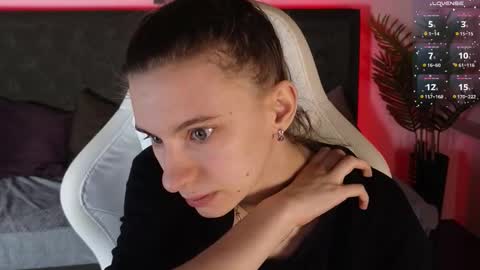 _ash_leyy_ online show from January 15, 1:36 am