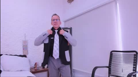 _axelking_ online show from December 22, 11:39 am