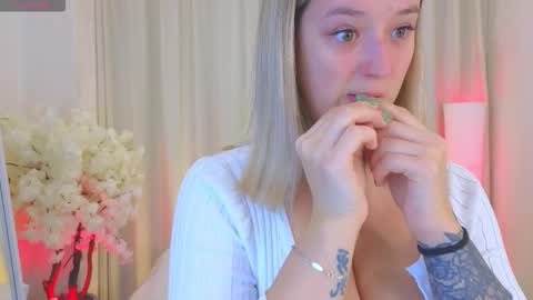 Jess online show from November 6, 3:42 am