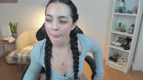 Bella Evans online show from March 27, 8:26 am