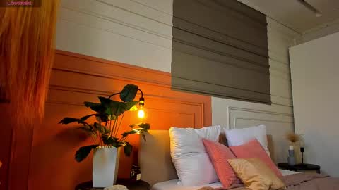 Stella online show from March 4, 4:17 am