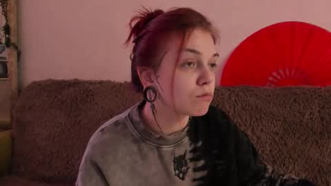 Caroline online show from February 4, 1:04 pm