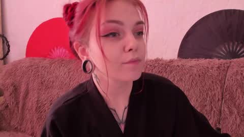 Caroline online show from May 25, 11:27 am
