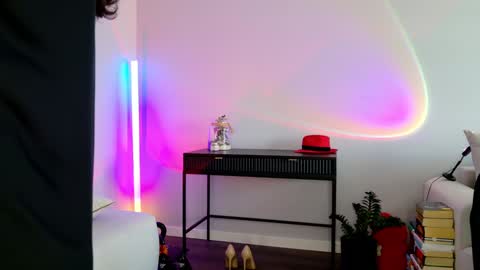 Snapshot of _cava_ chatting on January 24, 10:43 am Carol  online show from January 24, 10:43 am