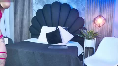 _charlotte_queen_ online show from May 1, 1:49 pm