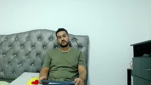 Snapshot of _christopher_dennis_ chatting on October 11, 3:33 am CRIS online show from October 11, 3:33 am