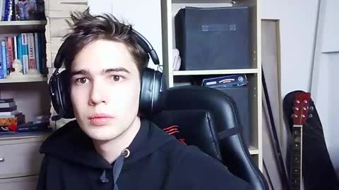 _crise_next_door_ online show from October 2, 6:07 pm