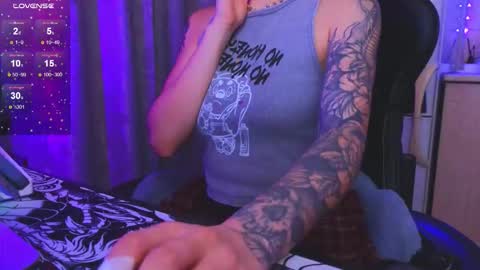 Snapshot of _d_love_ chatting on October 13, 1:35 pm Dana online show from October 13, 1:35 pm