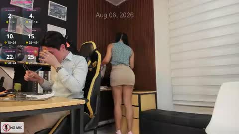 WELCOME TO THE OFFICE online show from August 6, 9:13 pm
