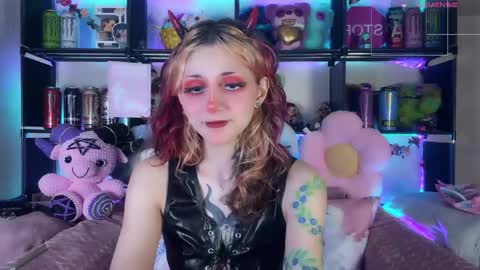 Kate online show from June 7, 9:09 pm