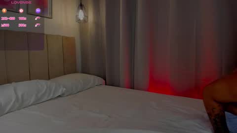 Emma and Tonny online show from November 18, 11:57 am