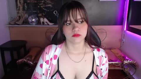 Snapshot of _emaa_ chatting on October 17, 12:42 pm _emaa_ online show from October 17, 12:42 pm