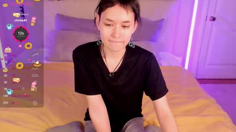 _emily__strike_ online show from December 17, 10:00 am