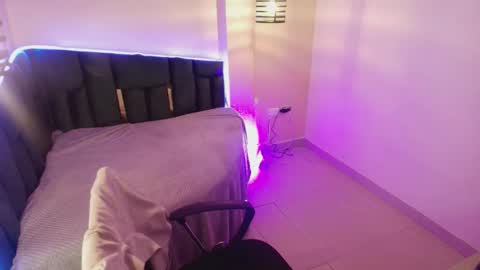 Emily  online show from November 28, 11:39 am