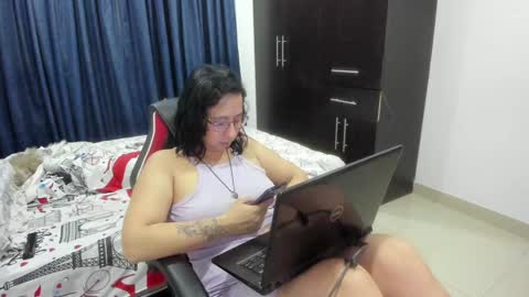 Emma online show from January 18, 3:20 am