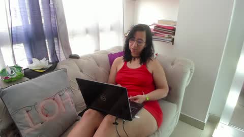 Emma online show from December 28, 7:43 pm