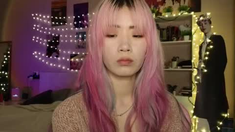 EveEva online show from March 11, 1:30 am