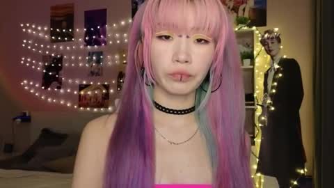 EveEva online show from March 9, 12:37 am