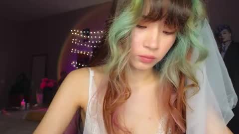 EveEva online show from November 4, 2:57 am