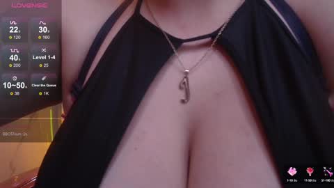 Snapshot of _evoni_b chatting on October 8, 9:10 pm evoni online show from October 8, 9:10 pm