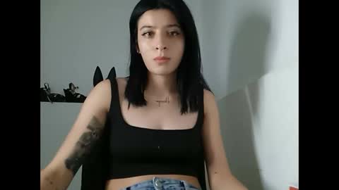 Mia-foster online show from February 12, 1:30 am