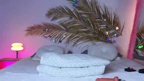 Holly online show from February 20, 6:06 am