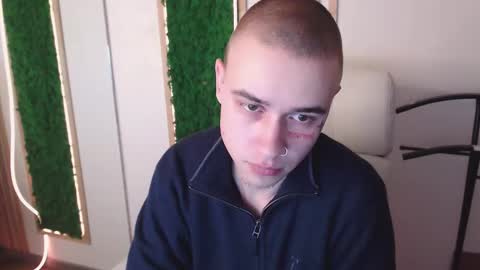 _honeyberry_ online show from March 4, 9:12 pm