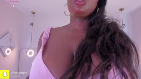 Darlis  online show from January 10, 7:30 pm