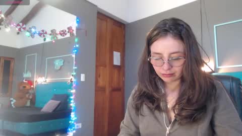 Isa online show from December 17, 1:18 pm