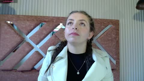 Isa online show from April 9, 12:11 pm