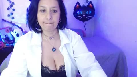 Snapshot of _isis74_ chatting on October 26, 10:09 pm Camila online show from October 26, 10:09 pm