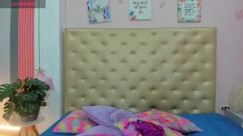 J A D E online show from October 20, 12:32 pm