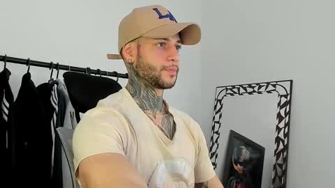 jeison online show from December 13, 7:53 pm