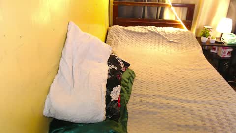 _jazzysweetheart_ online show from May 11, 12:45 pm