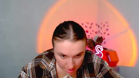 Jolia online show from November 19, 11:20 am