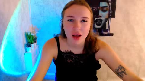 Snapshot of _julianaini_ chatting on October 11, 8:08 am Jolia online show from October 11, 8:08 am