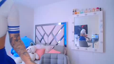  Dani  online show from October 18, 7:40 pm