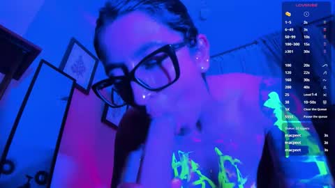 Snapshot of _kiramoon__ chatting on October 17, 10:25 pm Kiraaaa 0 online show from October 17, 10:25 pm