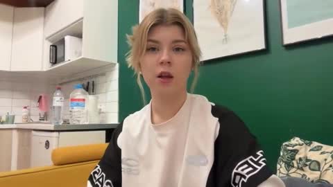 Molly   Emily online show from March 29, 10:55 pm