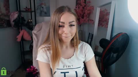 Snapshot of _kittyboo chatting on January 20, 12:49 pm Aleksa online show from January 20, 12:49 pm