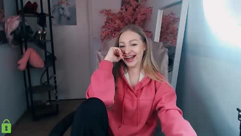 Snapshot of _kittyboo chatting on February 24, 8:49 am Aleksa online show from February 24, 8:49 am