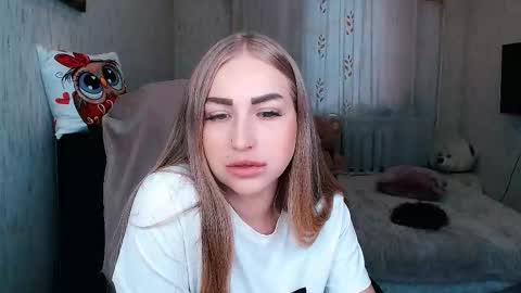 Snapshot of _kittyboo chatting on September 23, 11:37 am Aleksa online show from September 23, 11:37 am