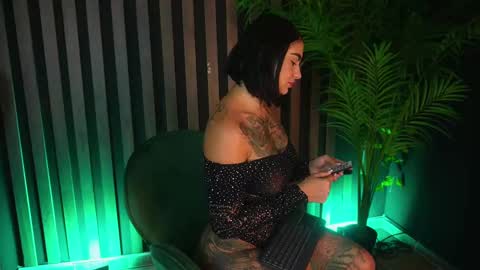   online show from February 25, 10:31 pm