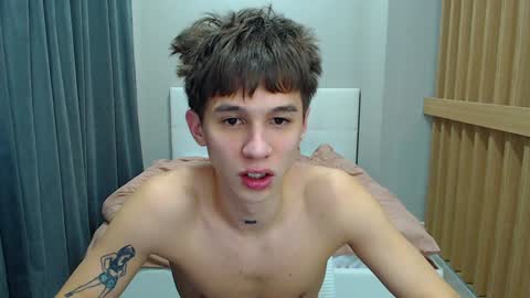 Snapshot of _kurt chatting on January 6, 4:36 am Kurt online show from January 6, 4:36 am