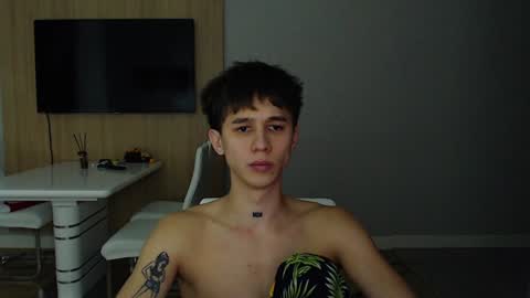 Snapshot of _kurt chatting on January 3, 4:33 am Kurt online show from January 3, 4:33 am