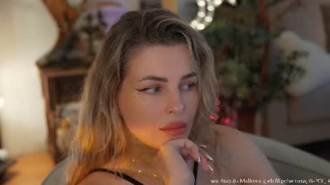 _lady__m_ online show from July 1, 1:53 pm