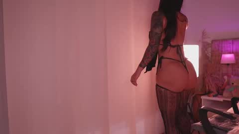 Lissana online show from November 29, 9:11 pm