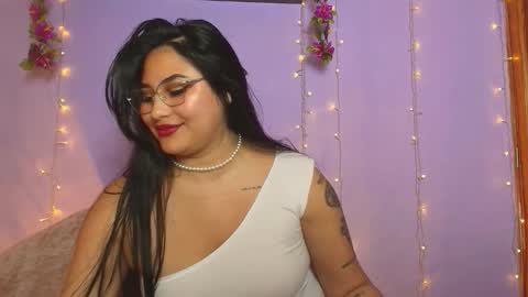 Ivy 3 online show from October 31, 8:20 pm