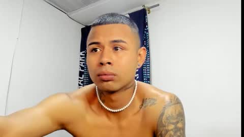 _logan_colton_ online show from November 14, 1:08 am