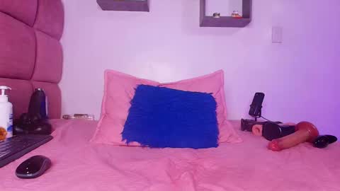 Lorrayne online show from March 3, 6:03 pm